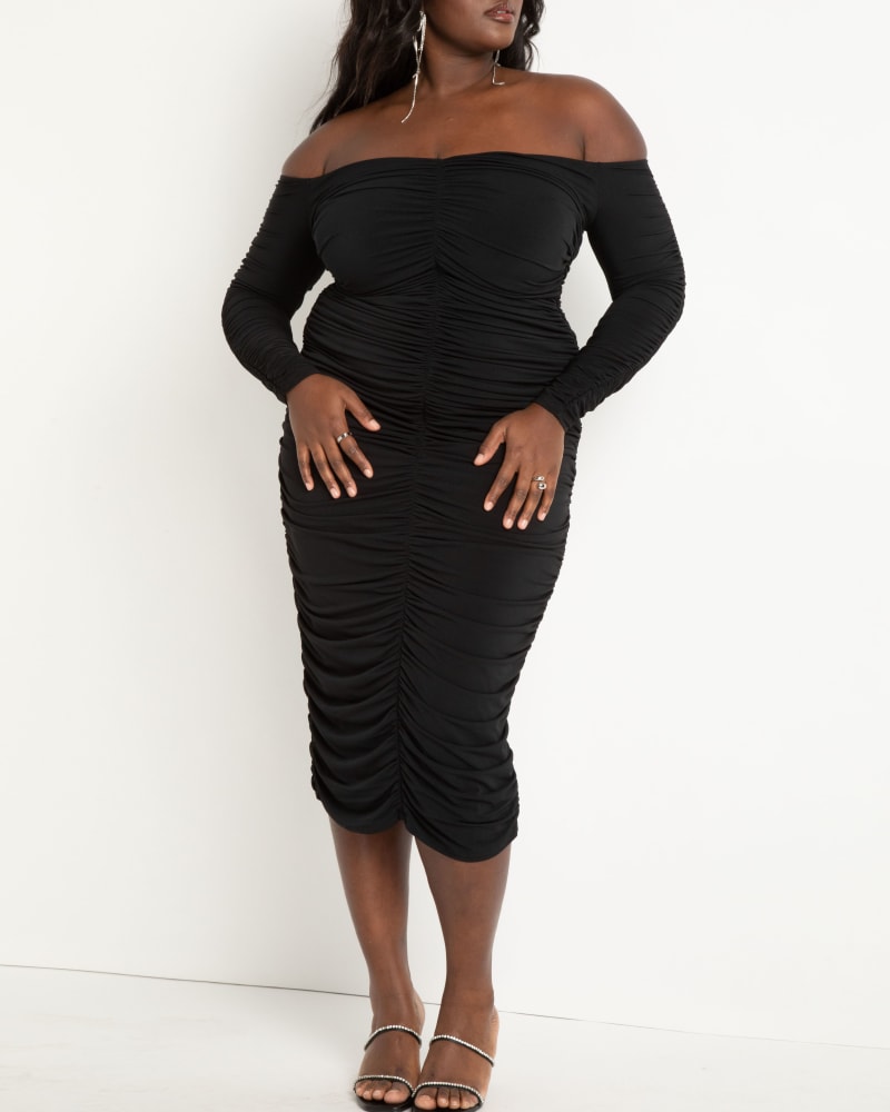 Front of a model wearing a size 20 Ruched Off The Shoulder Dress in Black Onyx by ELOQUII. | dia_product_style_image_id:275238